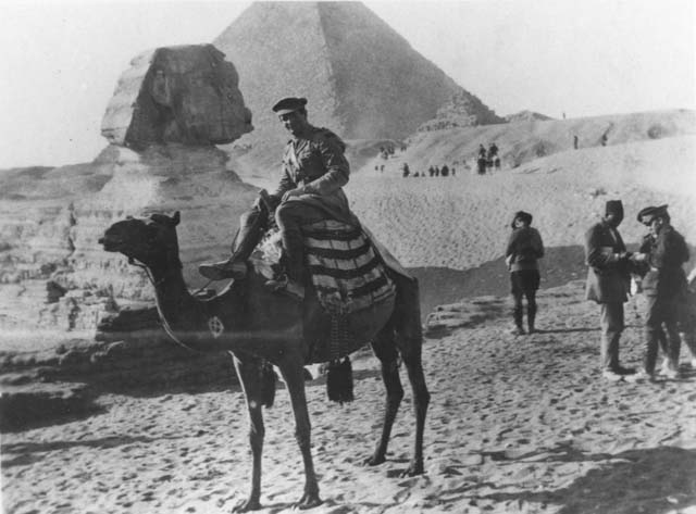 (191-?) ‘ANZAC soldiers visiting the Sphinx during World War One in Egypt’, Neg# 136862, Brisbane John Oxley Library, State Library of Queensland, Brisbane, QLD.